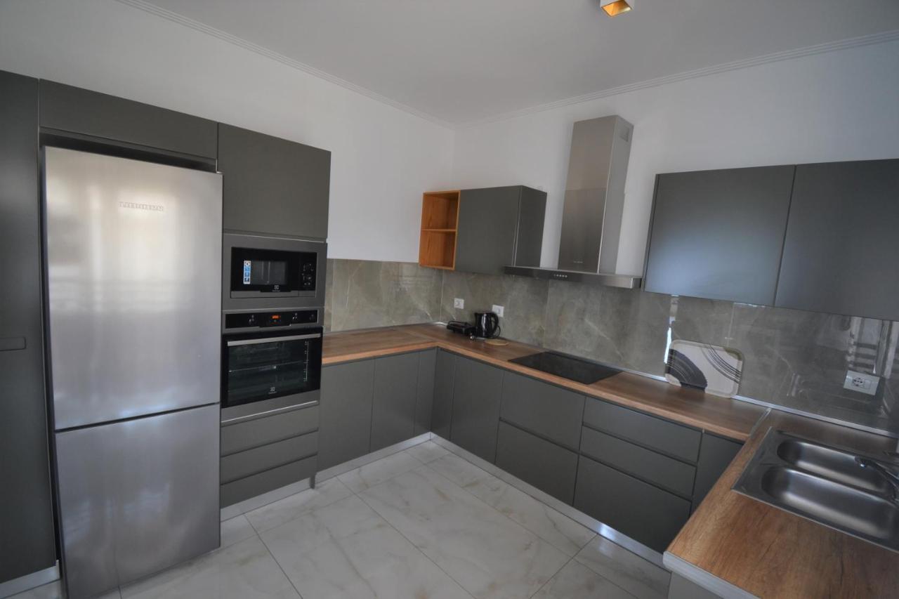 Luxury Penthouse B&E Leilighet Sarandë Eksteriør bilde