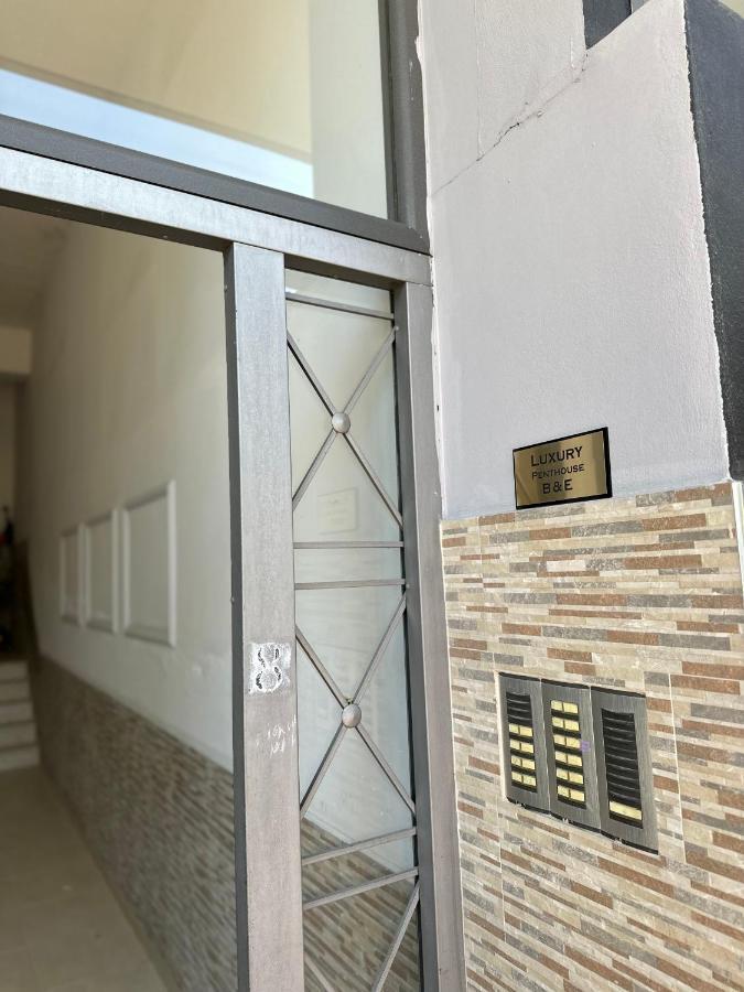 Luxury Penthouse B&E Leilighet Sarandë Eksteriør bilde