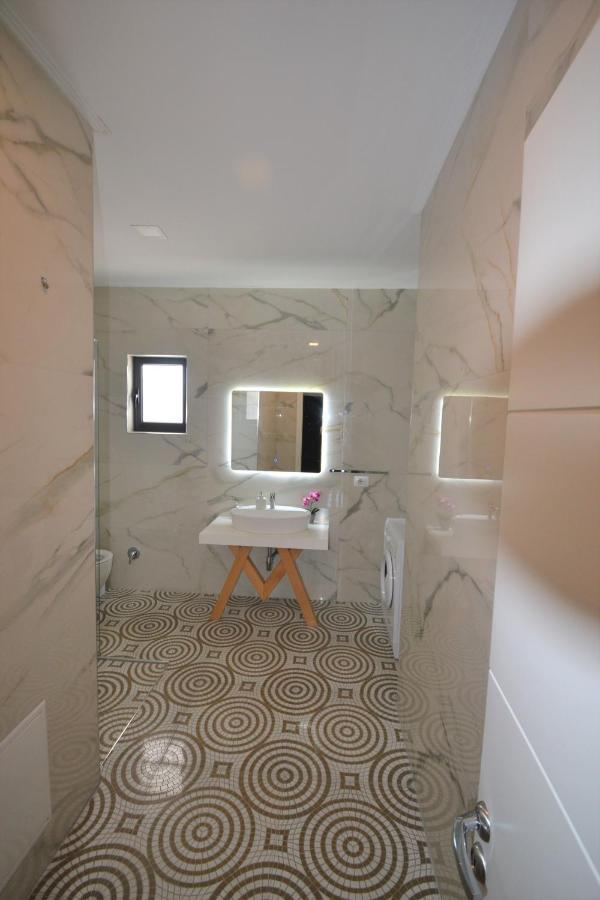Luxury Penthouse B&E Leilighet Sarandë Eksteriør bilde