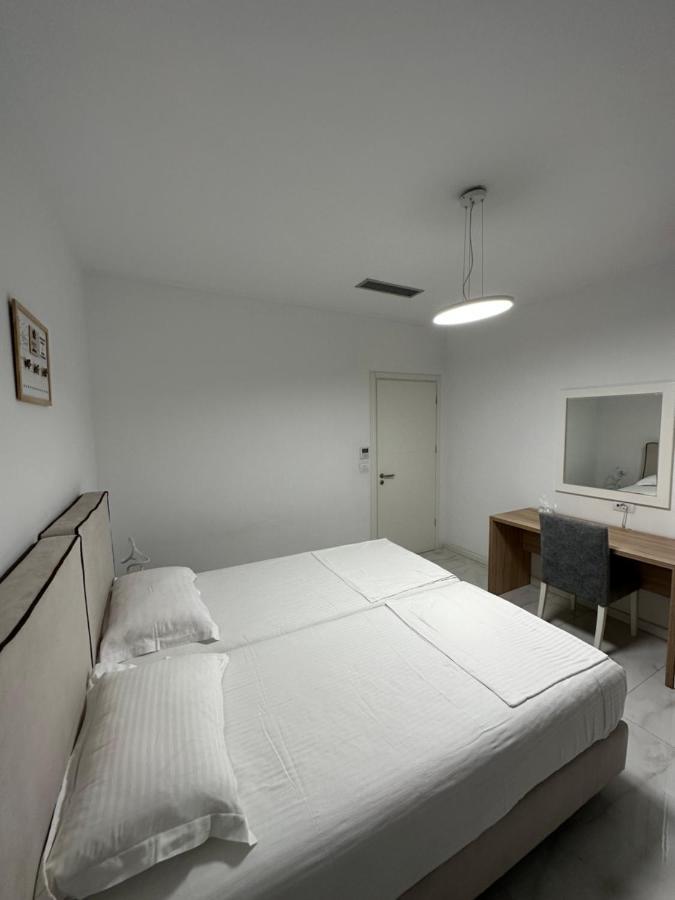 Luxury Penthouse B&E Leilighet Sarandë Eksteriør bilde