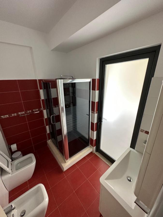Luxury Penthouse B&E Leilighet Sarandë Eksteriør bilde