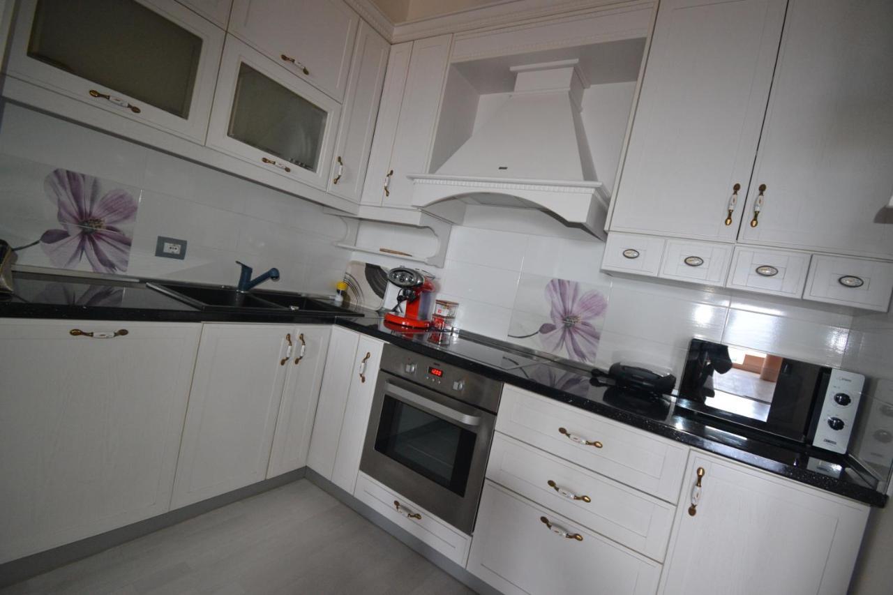 Luxury Penthouse B&E Leilighet Sarandë Eksteriør bilde